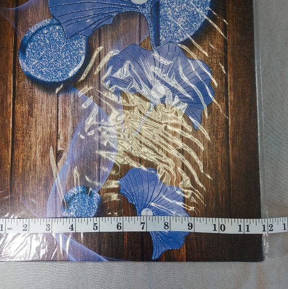 NIP Canvas Print Artwork Set x3, Blue Flowers on Barnboards, 12" x 16" - Picture 5 of 7